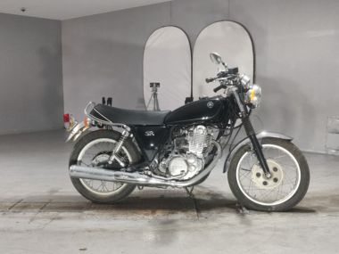 Yamaha SR400