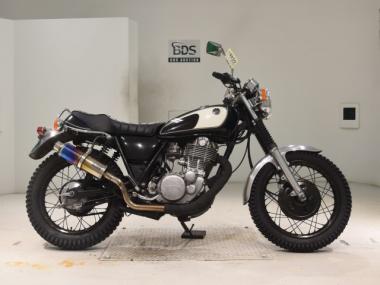 Yamaha SR400