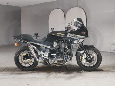 Kawasaki GPZ900R