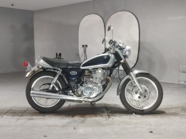 Yamaha SR400