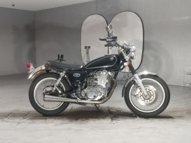 Yamaha SR400