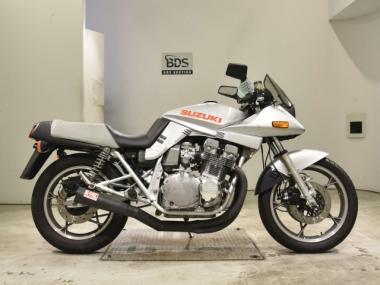 Suzuki GSX750S Katana
