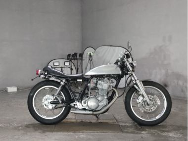 Yamaha SR400
