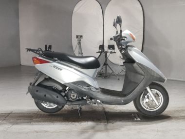 Yamaha Axis Treet