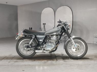 Yamaha SR400