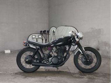 Yamaha SR400