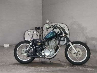 Yamaha SR400