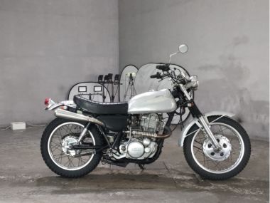 Yamaha SR400