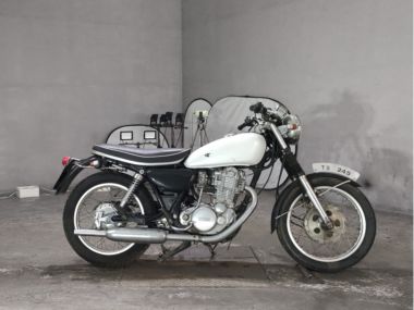 Yamaha SR400