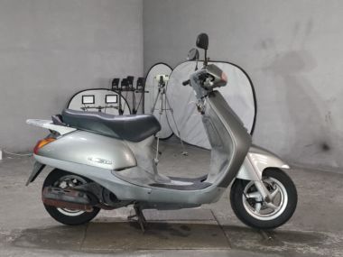 Honda Lead 100