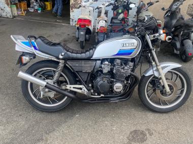 Yamaha XJ550