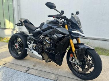 Ducati Street Fighter V4S