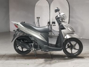 Suzuki Address V110