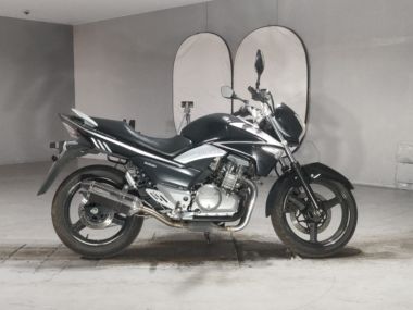 Suzuki GSR250