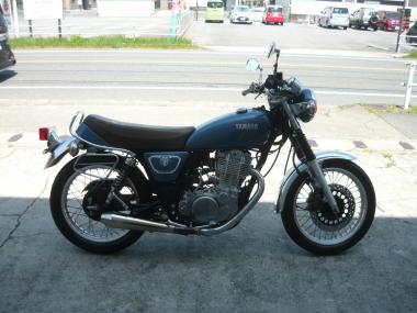 Yamaha SR400