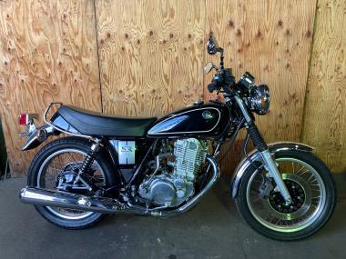 Yamaha SR400