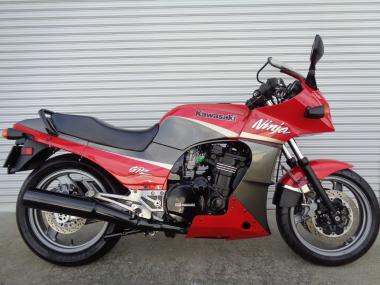 Kawasaki GPZ900R