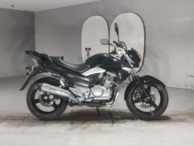 Suzuki GSR250