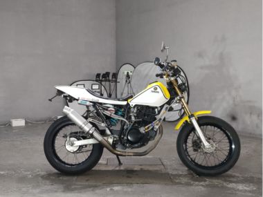Yamaha TW200