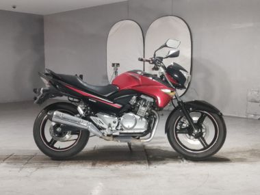 Suzuki GSR250