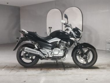 Suzuki GSR250