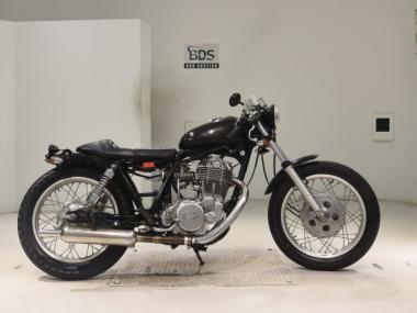 Yamaha SR400