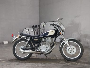 Yamaha SR400