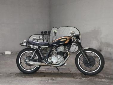 Yamaha SR400