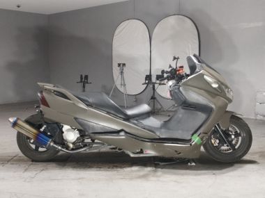 Suzuki Skywave 250s
