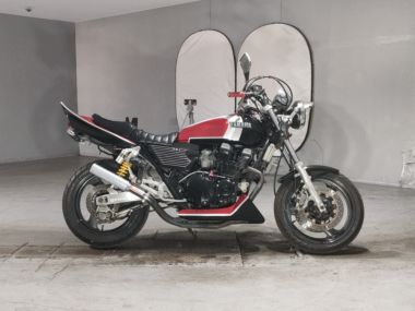 Yamaha XJR400R