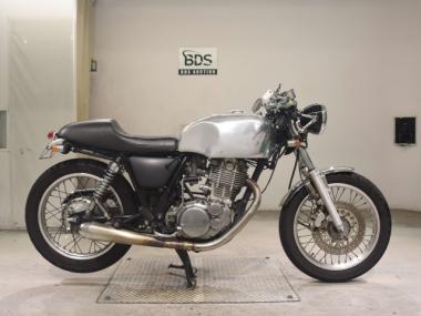 Yamaha SR400