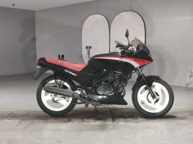 Honda VT250F