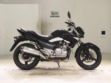 Suzuki GSR250