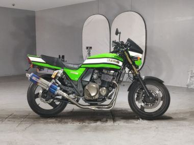 Kawasaki ZRX400