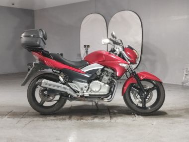 Suzuki GSR250