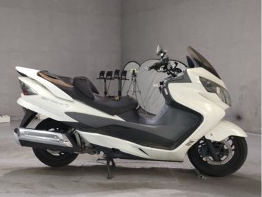 Suzuki Skywave 250s