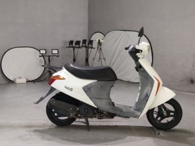 Suzuki Let's5