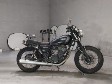 Yamaha SR400