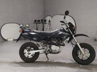Honda XR100 Motard