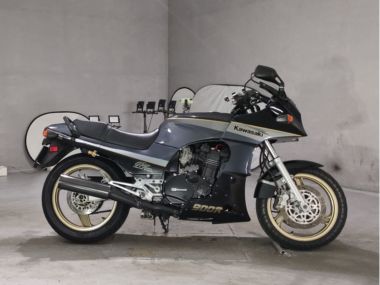 Kawasaki GPZ900R