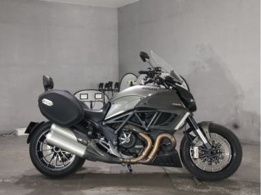 Ducati Diavel Strada