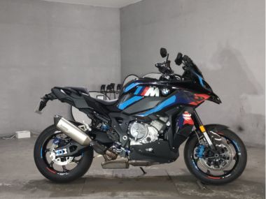 BMW M1000XR