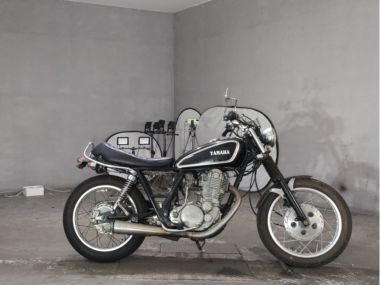Yamaha SR400