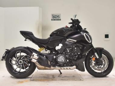 Ducati Diavel V4