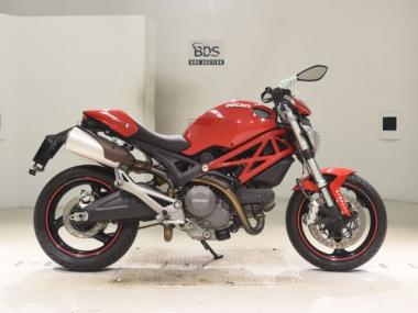 Ducati Monster 696