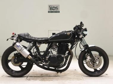 Yamaha SR400