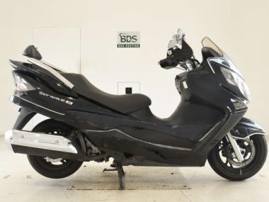Suzuki Skywave 250s