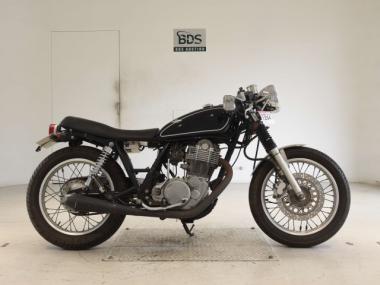 Yamaha SR400