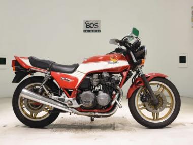 Honda CB750 Boldor