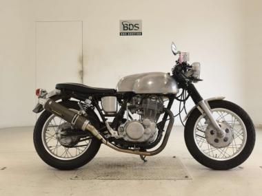 Yamaha SR400